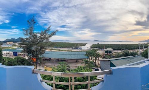NHA NGHI PHUONG THAO in Quan Lan Island