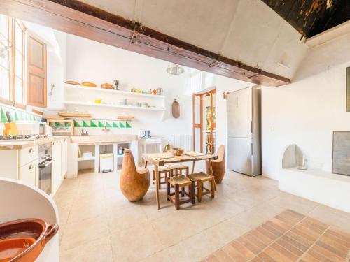 Stylish Apartment with Sauna, Ski Storage, Balcony, Pool