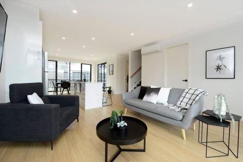 Toast the Townhouse