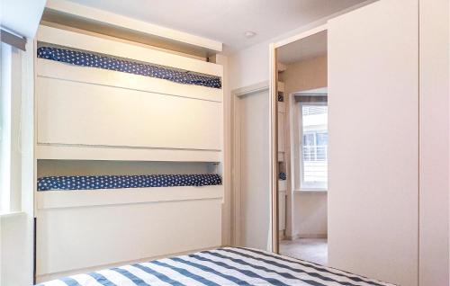 One-Bedroom Apartment image 10
