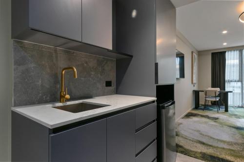 Melbourne City Apartment Hotel Room Type - King Studio - Disability Access