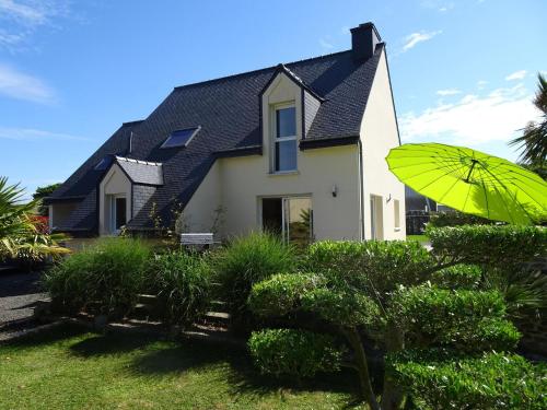 Large house with garden, Ploumilliau gîte à louer Ploumilliau