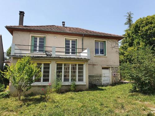 Big summer house in the charming village of Meyssac - Location saisonnière - Meyssac