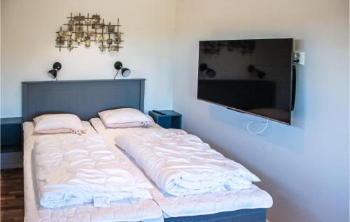 Cozy Apartment In Syssleback With Wifi in Syssleback