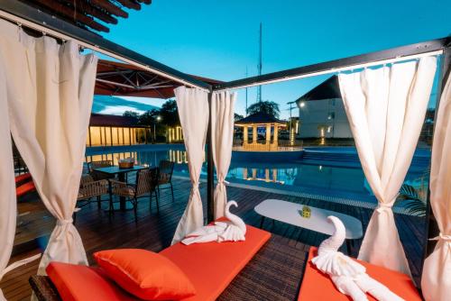 สระว่ายน้ำ, 36แมเนอร์ อินเตอร์เนชั่นแนล สปอร์ต โฮเต็ล (36Manor International Sport Hotel) in ไชยเชษฐา