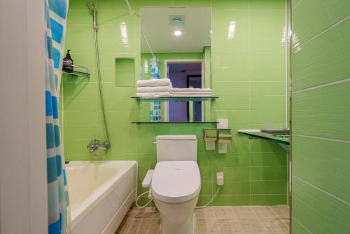 room detail thumbnail 2