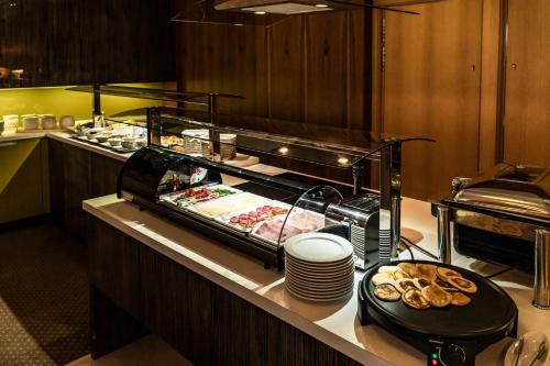 IMPIQ Hotel - main image