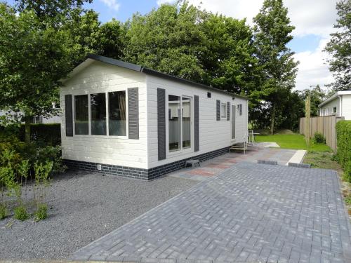 2 bedrooms, 3 beds