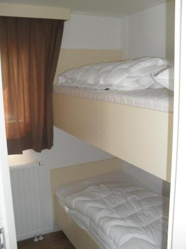 2 bedrooms, 2 beds