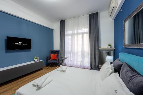 Metropole Apartments Studio City - image 3