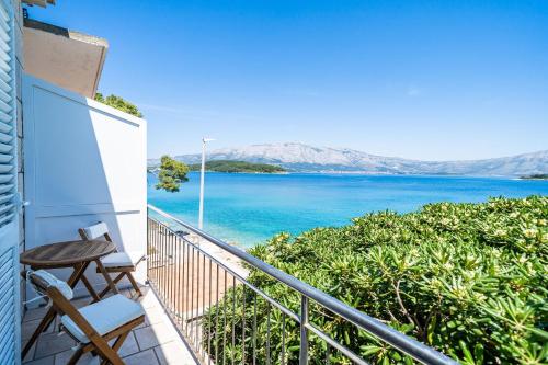 One-Bedroom Apartment with Balcony