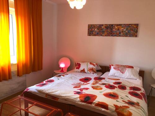 Altstadt Nähe 7 Min Fußweg über Alte Maibrücke zu Pension mit Balkon & Garten, ideal for long stay, relocation Altstadt Nähe 7 Min Fußweg über Alte Maibrücke zu Pension mit Balkon & Garten, ideal for long stay, relocation