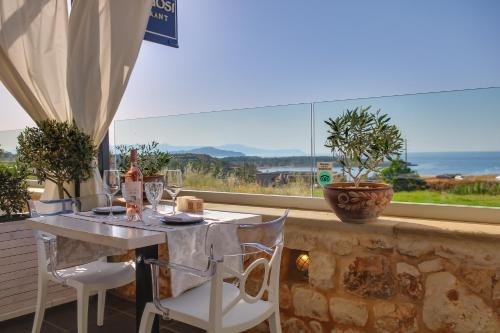 Alexis Hotel - image 4