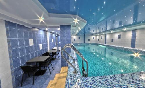Hotel Forward Pool&Sauna - Yasinya