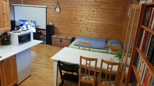 Παροχές, One-room cabin without shower in Μπράιν