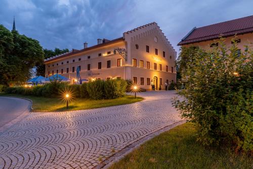 LANDHOTEL ALTE ZOLLSTATION- Historical Building