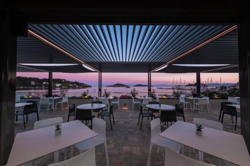 Alkyon, Skiathos Town