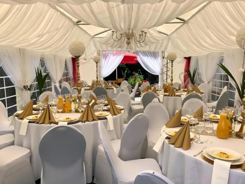 Hotel Dąbrowski Hotel Dąbrowski