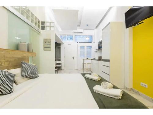 Little Cozy loft Madrid free street parking WIFI Barbadillo Bis, Madrid