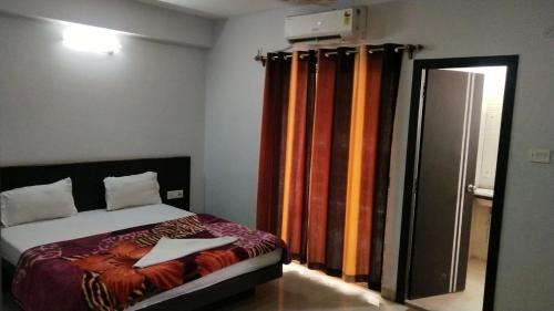 Deluxe Room image 2