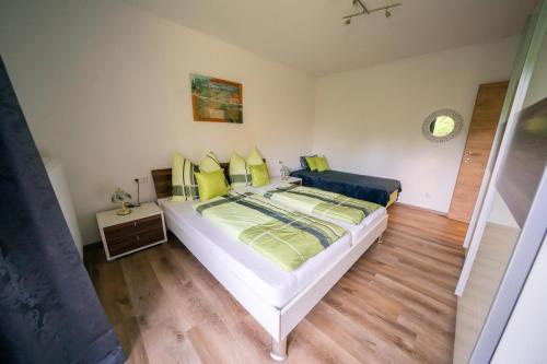One-Bedroom Apartment with Shower