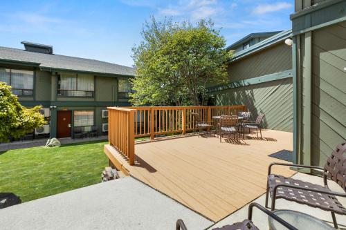Best Western Plus Tree House - image 13