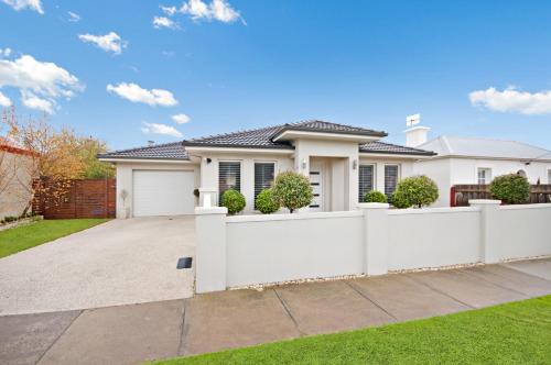 Central Warrnambool Townhouse Warrnambool