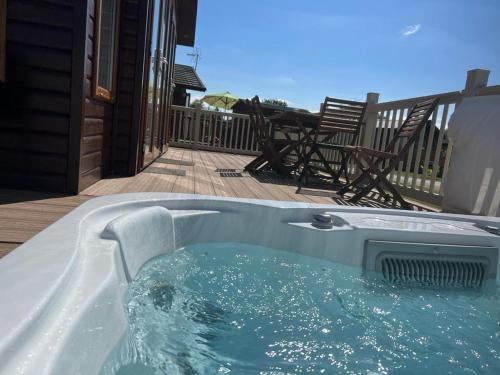 Crystal Lodge with Hot Tub