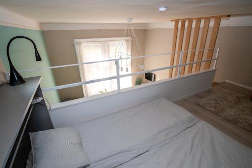 One-Bedroom Apartment image 10
