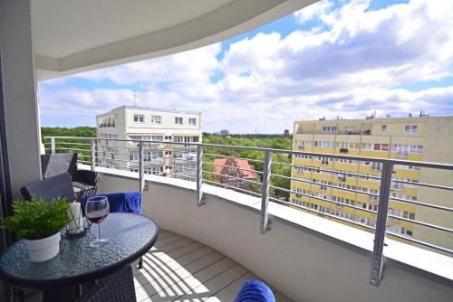 One-Bedroom Apartment image 2