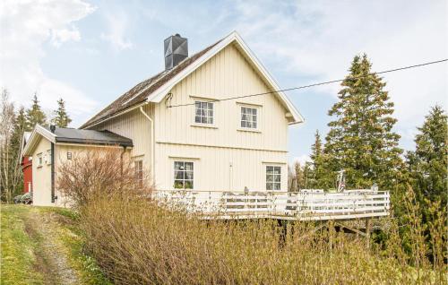 . Awesome home in Ytterøy with WiFi and 4 Bedrooms