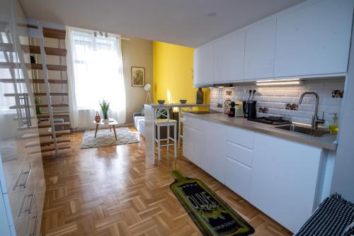 Palms Apartments Budapest Room Type - One-Bedroom Apartment