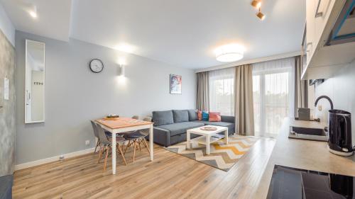 One-Bedroom Apartment image 6