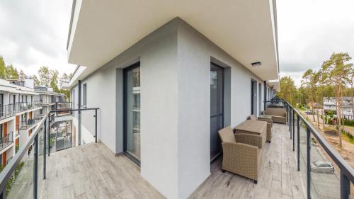 One-Bedroom Apartment image 2