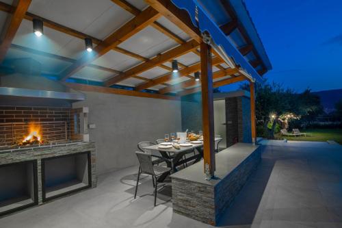 편의 시설/서비스, Antonia Villa - Luxurious Serenity with Private Pool, by ZanteWize in 칼리파돈