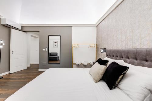 BDC - The Boss: Stunning 2-Bdr Apartment @Termini Room Type - Two-Bedroom Apartment