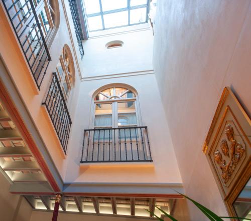 CH Apartments Rooftop Terrace - image 5