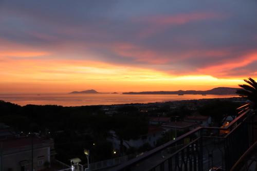 Panorama Love to Stay Room Type - Apartment with Mountain View