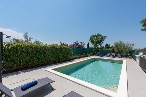 Apartments Marinela Korsa - image 3
