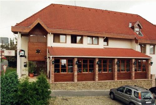 Il Gallo Nero - Fekete Kakas Étterem és Panzió - Chambre d'hôtes - Szombathely