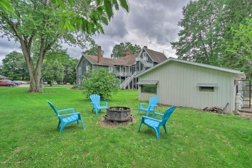 Quaint Zanesville Home with Game Room and Yard!