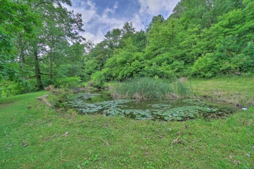 Quaint Zanesville Home with Game Room and Yard!