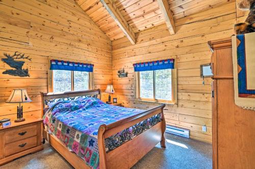 Pet-Friendly Jefferson Cabin with Deck and Views! in Garo (CO)