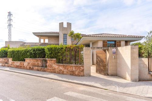 Villa de lujo con piscina, jacuzzi, jardín y terraza 3