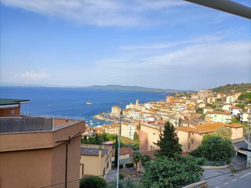 In panoramica da mechina Porto Santo Stefano