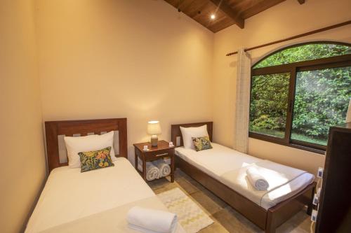 Three Bedroom Two Bath Villa on 20 Acres of Nature! "Hana's Celeste Retreat"