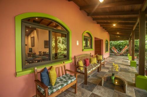 Three Bedroom Two Bath Villa on 20 Acres of Nature! "Hana's Celeste Retreat"