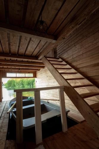 Laivu māja Ezerkrasti-2 (Laivu maja Ezerkrasti-2) in Aluksne