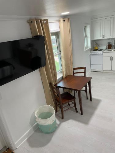 Daytona Shores Inn and Suites - image 13