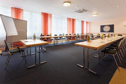 商務中心, 奧古斯塔酒店 (Hotel Augusta) in 內城區